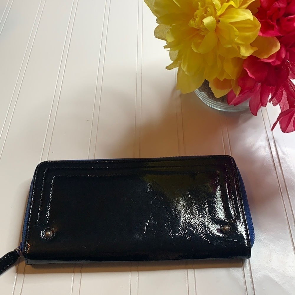 Kenneth Cole Black Shiny wallet with blue trim